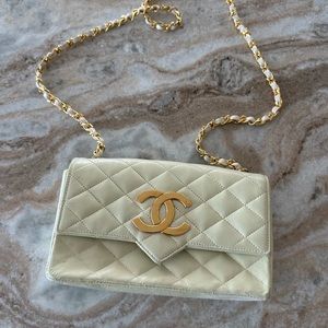 Chanel vintage handbag
